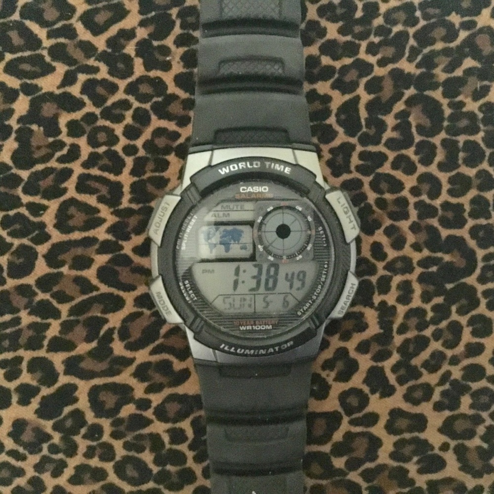 CASIO 5 ALARMS MEN’S WATCH *LIKE NEW*